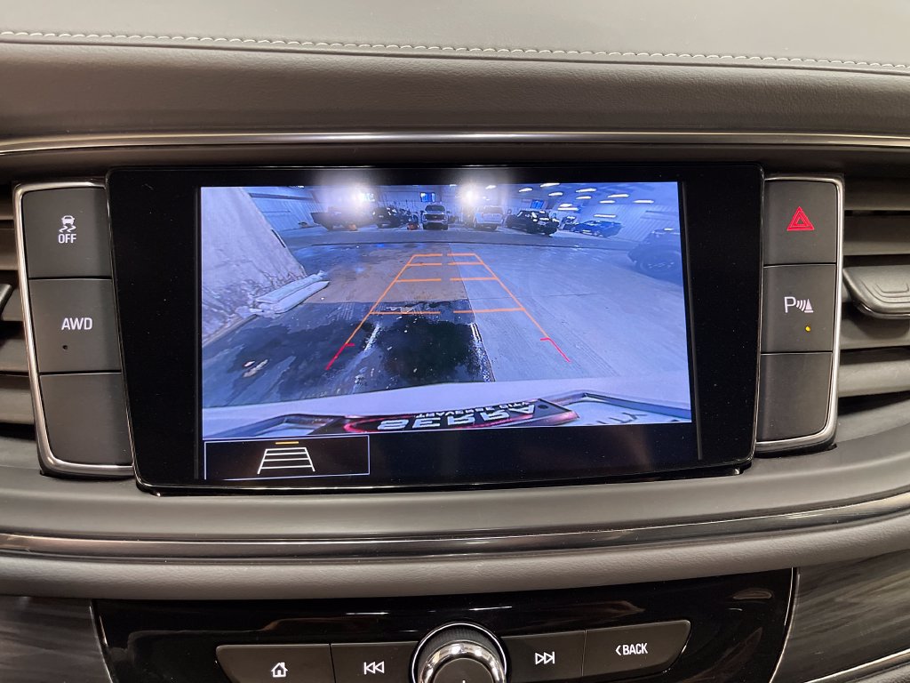 Used 2021 Buick Enclave Essence w/ Sound and Sites Package AWD/4WD image 23
