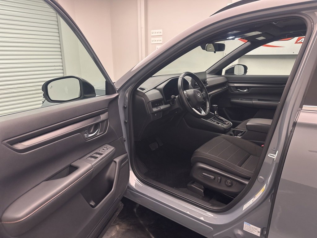 Used 2025 Honda CR-V Sport image 5