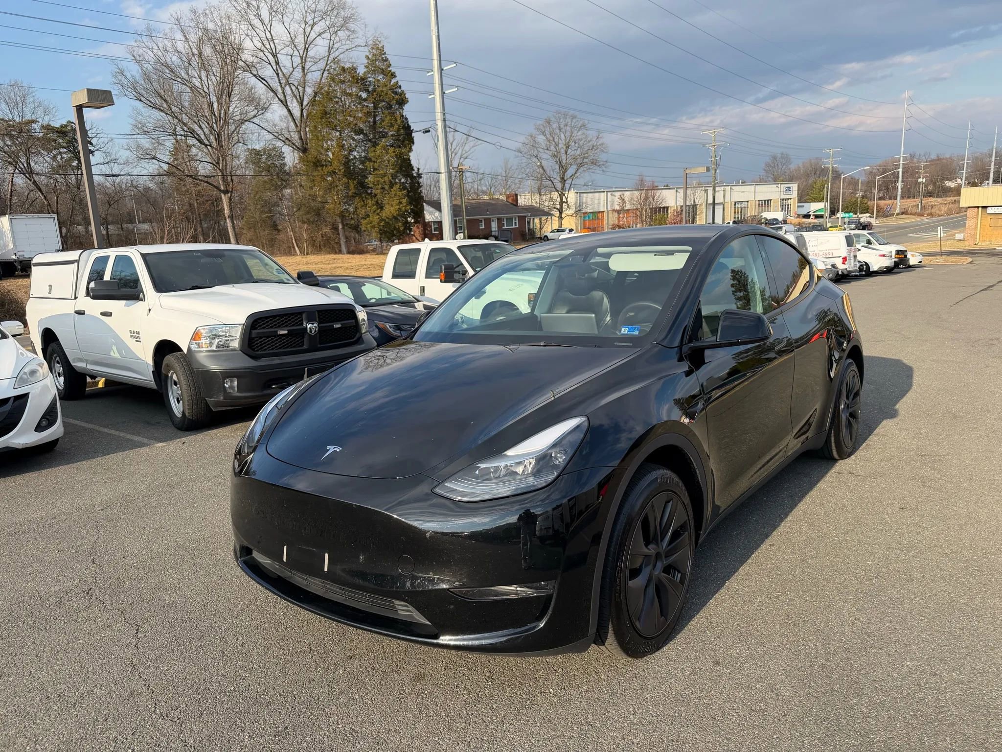 Used 2025 Tesla Model Y Long Range image 3