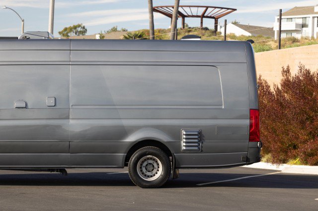 Used 2021 Mercedes-Benz Sprinter 4500 w/ Parking Package image 37