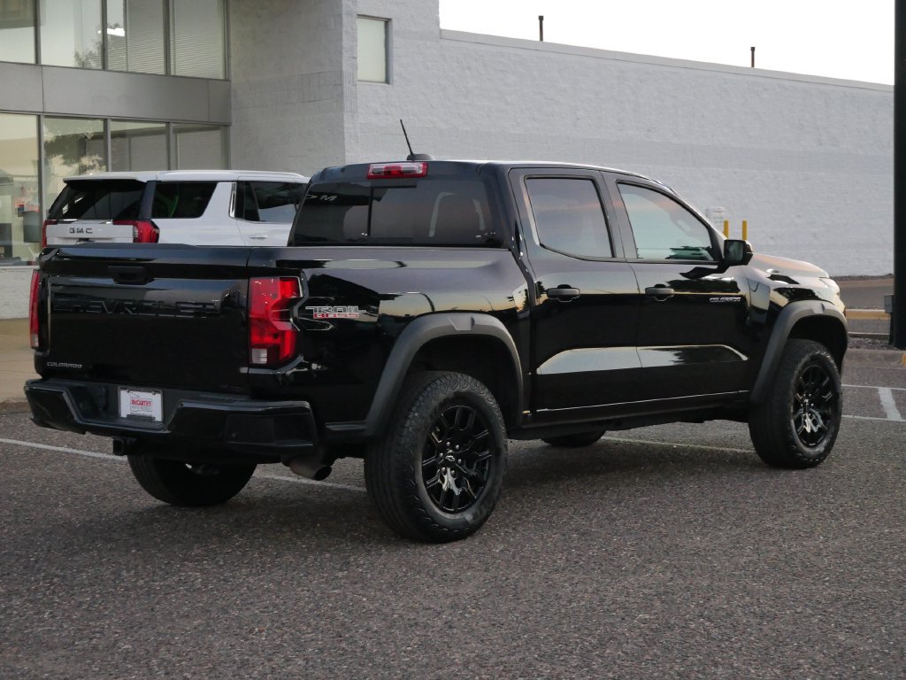 Used 2024 Chevrolet Colorado Trail Boss w/ Technology Package AWD/4WD image 3
