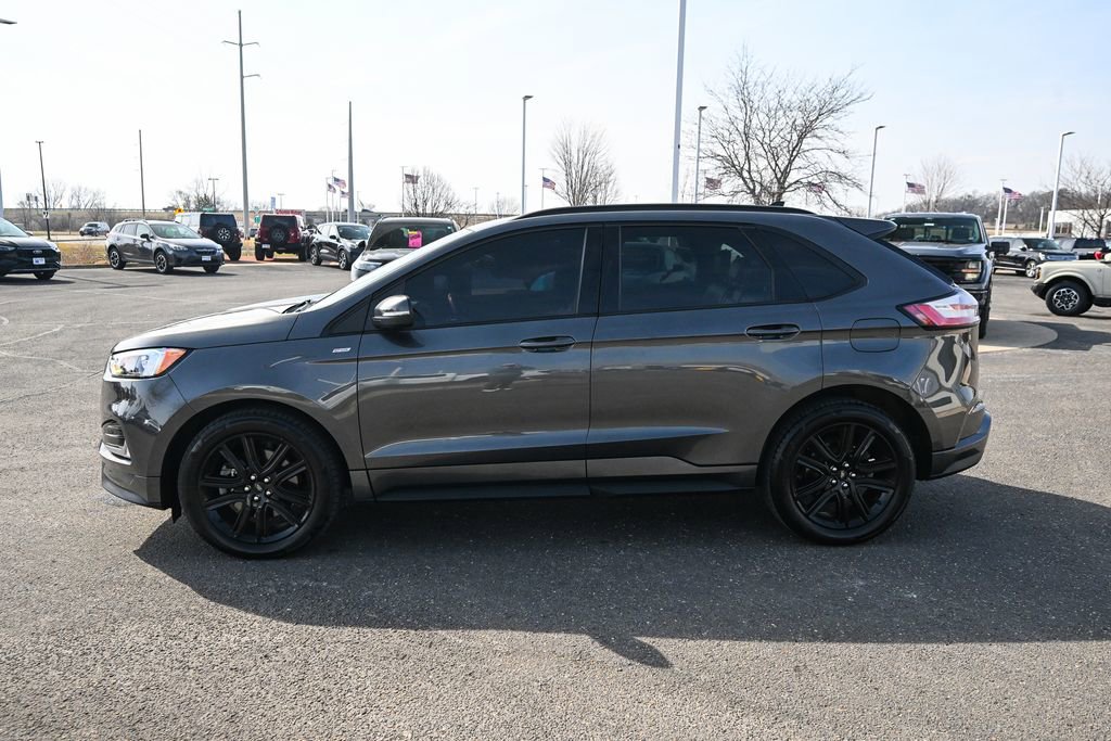 Used 2020 Ford Edge ST-Line w/ Cold Weather Package image 8