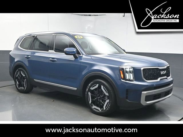 Used 2023 Kia Telluride EX image 1