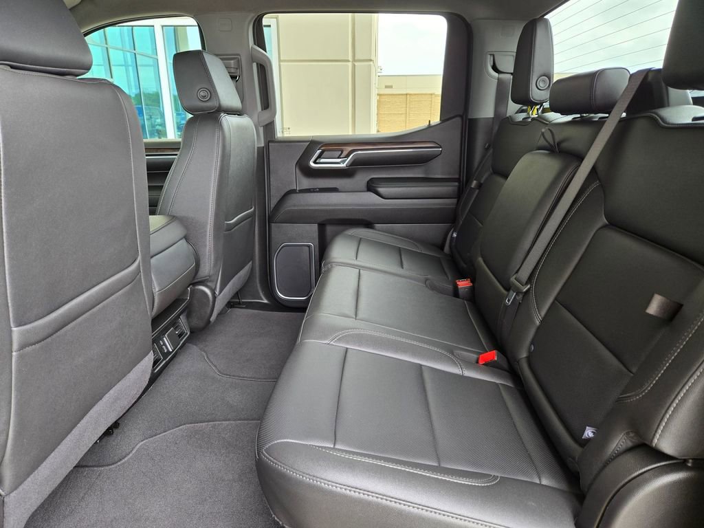 Used 2024 GMC Sierra 1500 SLT image 14