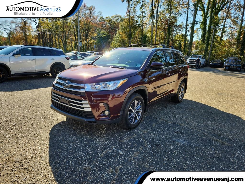 Used 2018 Toyota Highlander XLE image 1