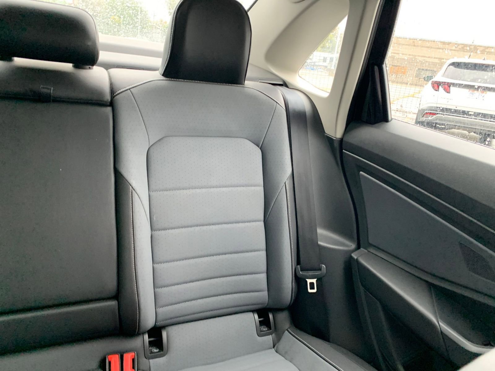 Used 2025 Volkswagen Jetta SE image 36