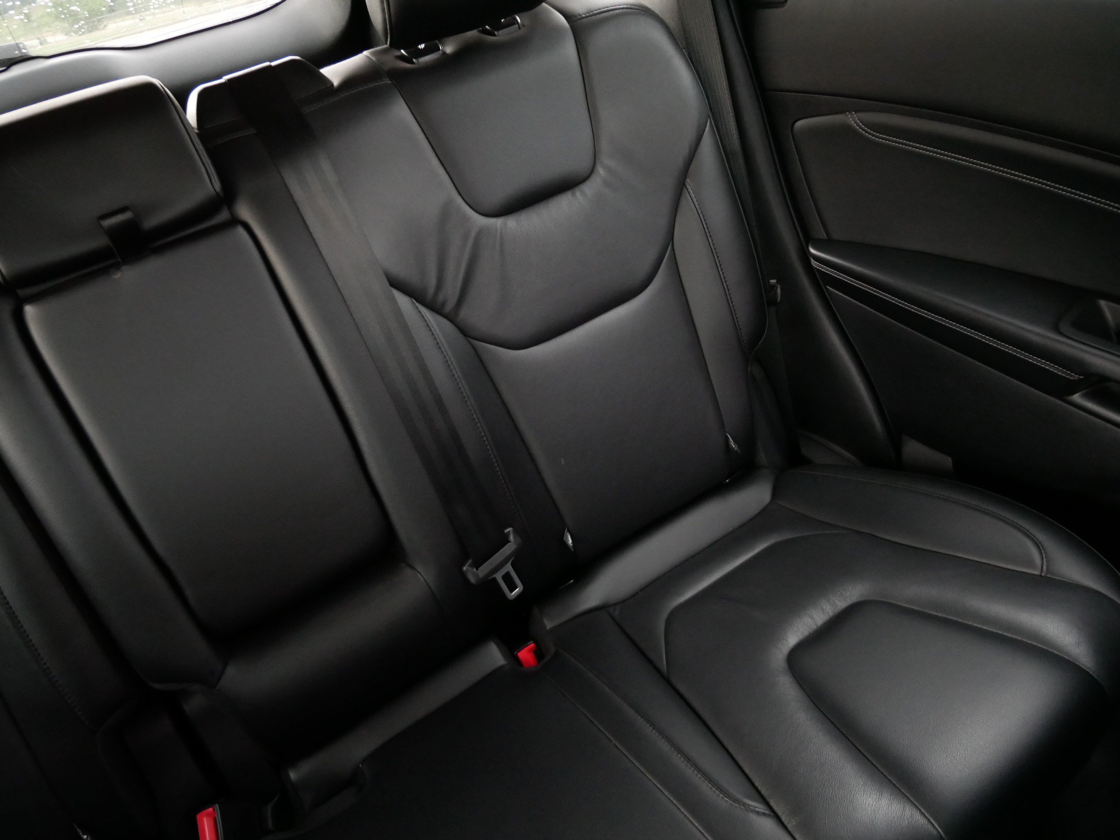 Used 2022 Ford Edge Titanium AWD/4WD image 14