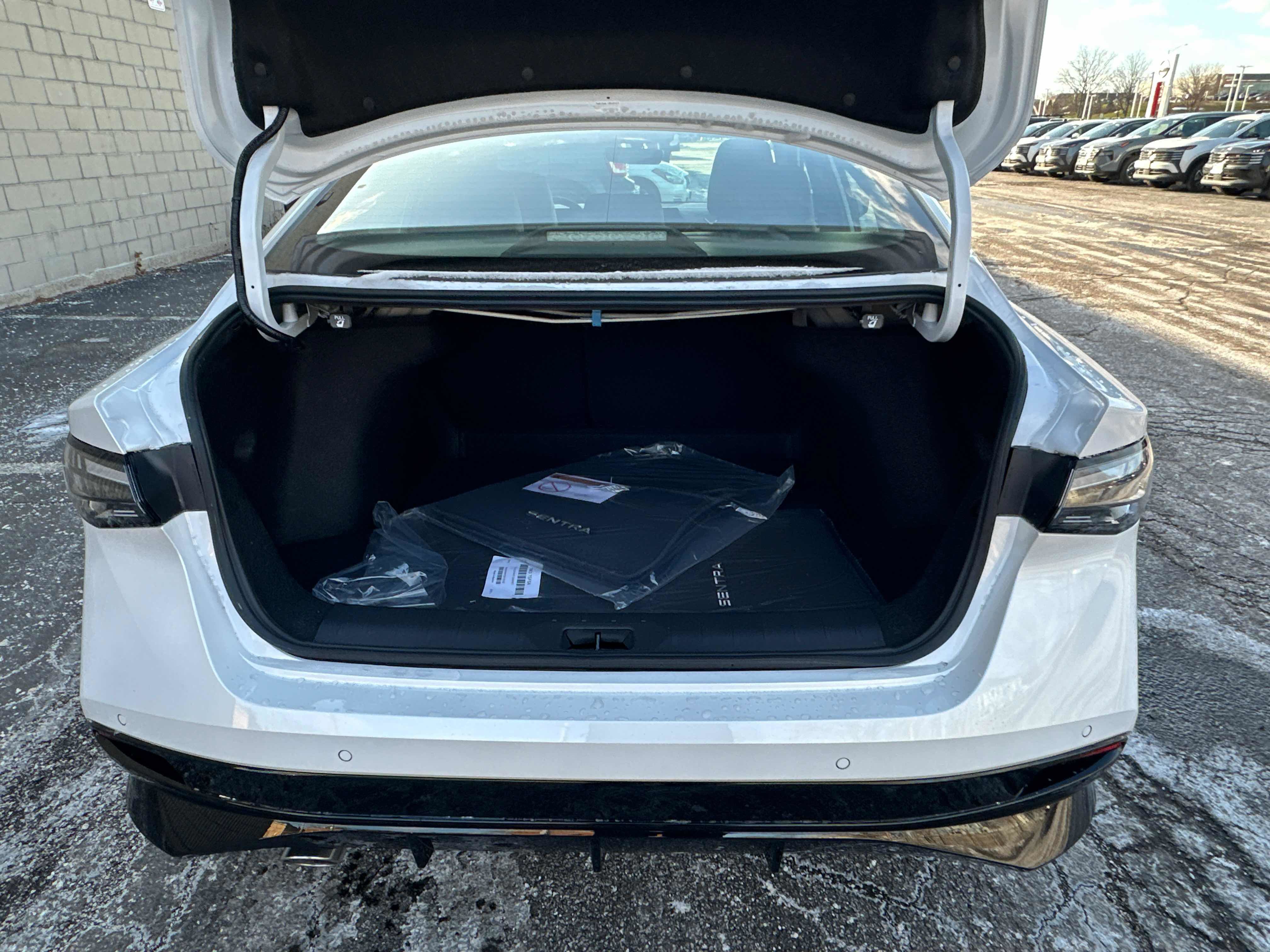 New 2026 Nissan Sentra SR w/ SR Premium Package FWD image 17