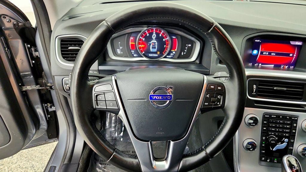 Used 2018 Volvo S60 T5 Dynamic w/ Vision Package AWD/4WD image 14