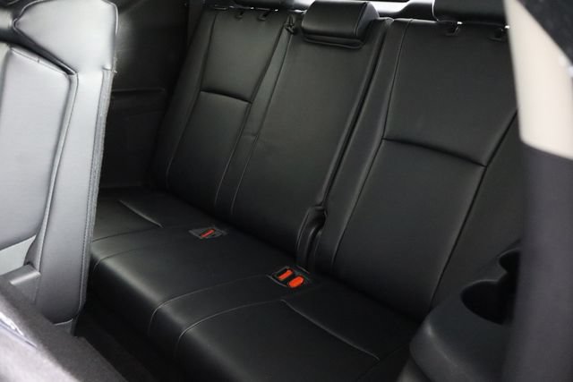 Used 2023 Toyota Highlander XLE FWD image 17