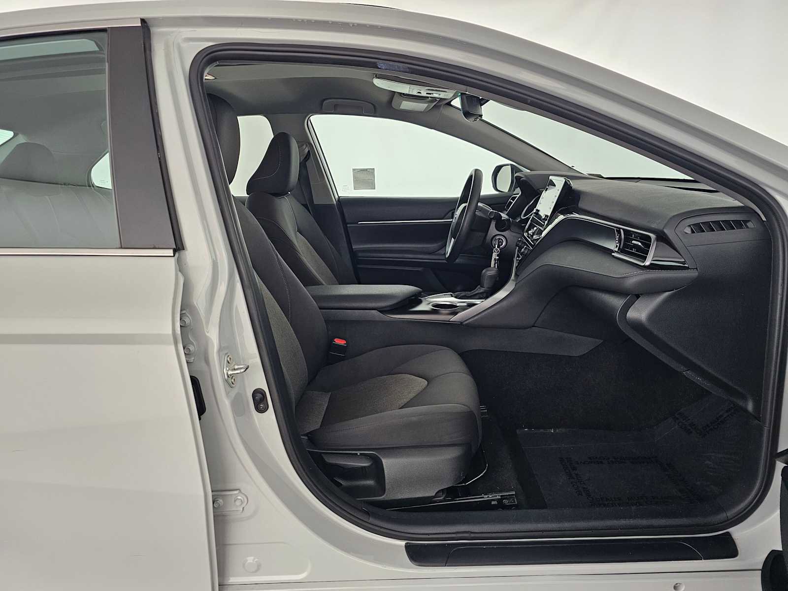 Used 2024 Toyota Camry LE image 10