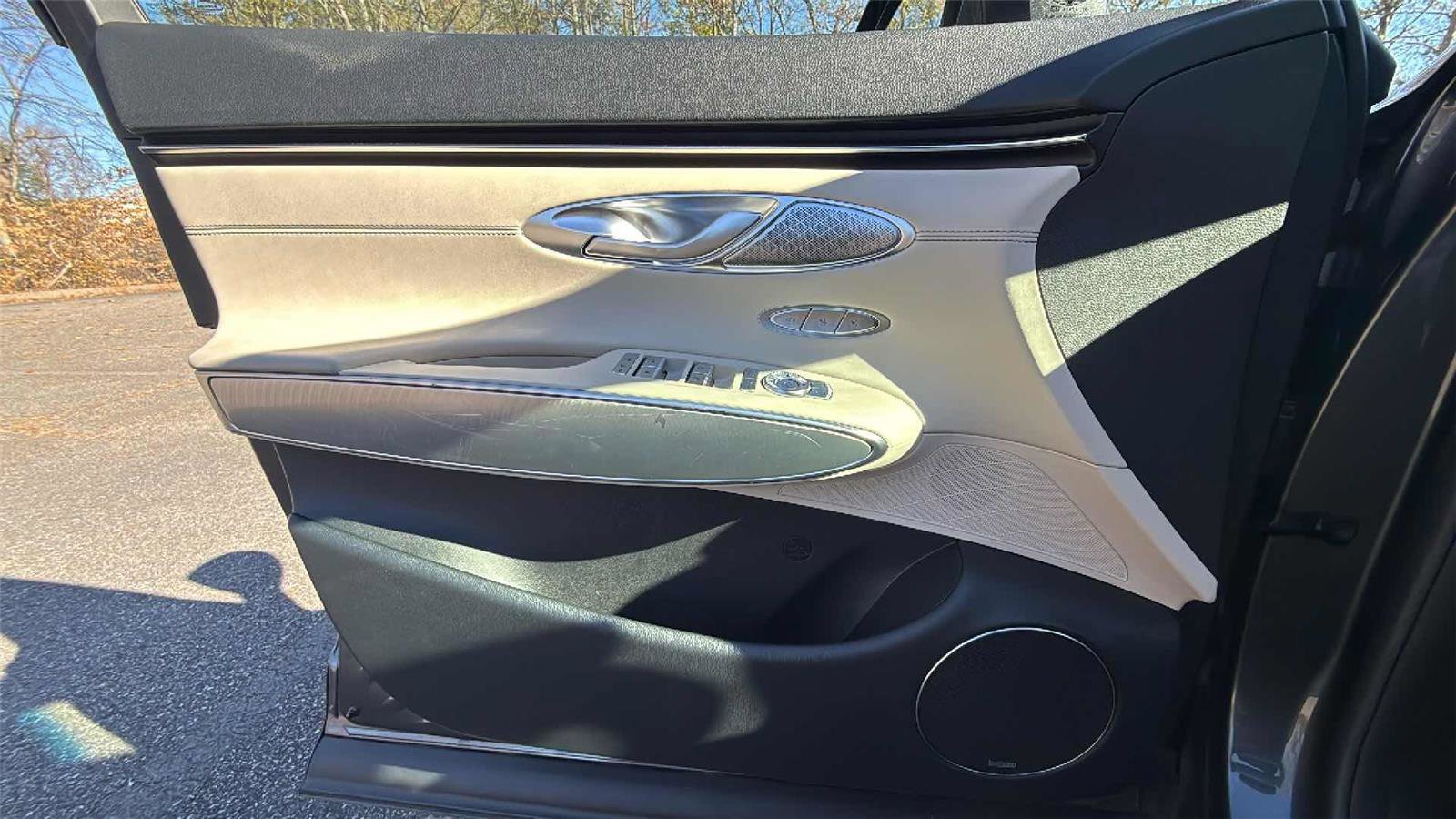 Used 2022 Genesis GV70 2.5T w/ Select Package image 21