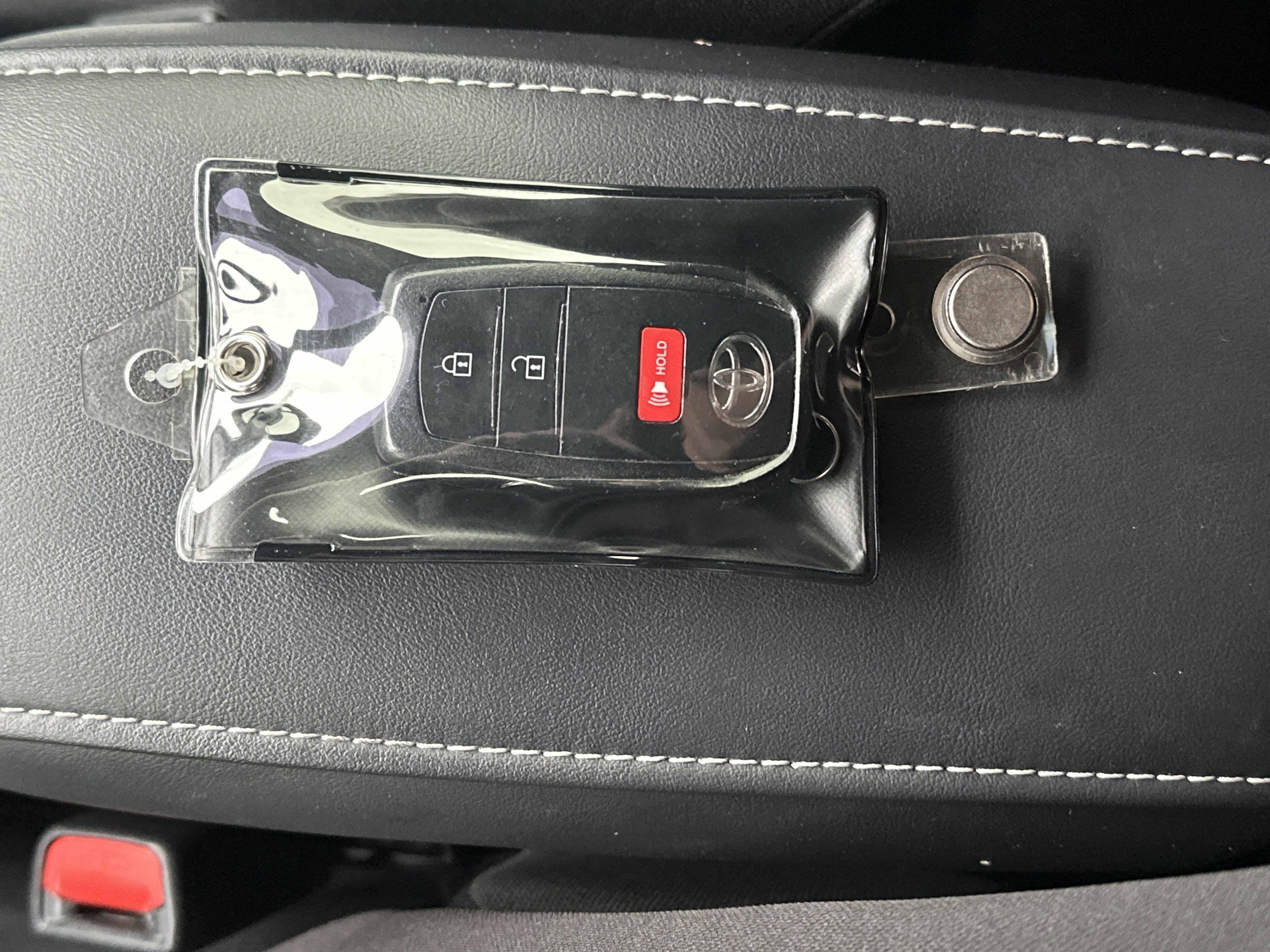 Used 2025 Toyota Corolla SE FWD image 35