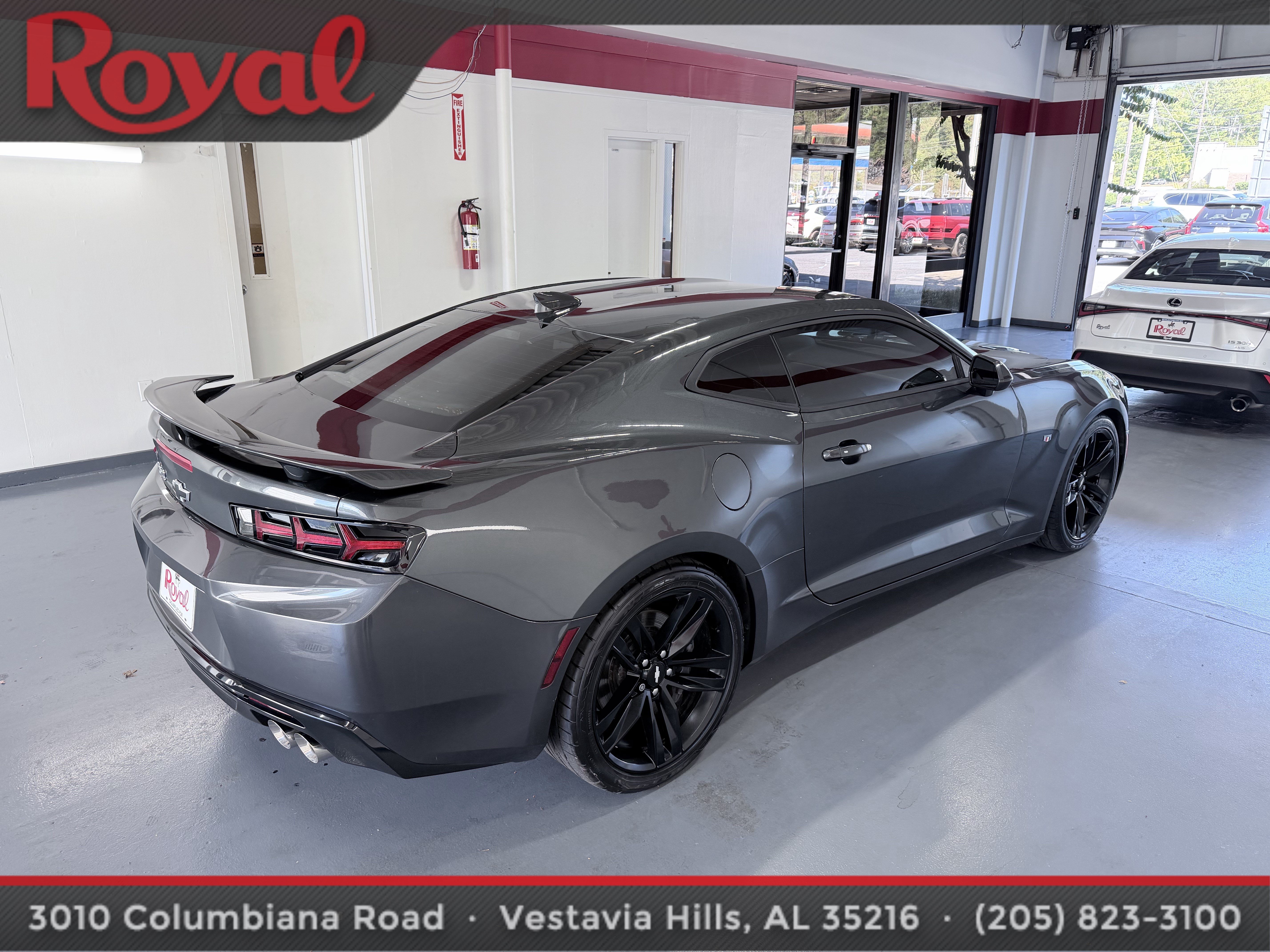 Used 2016 Chevrolet Camaro SS RWD image 4