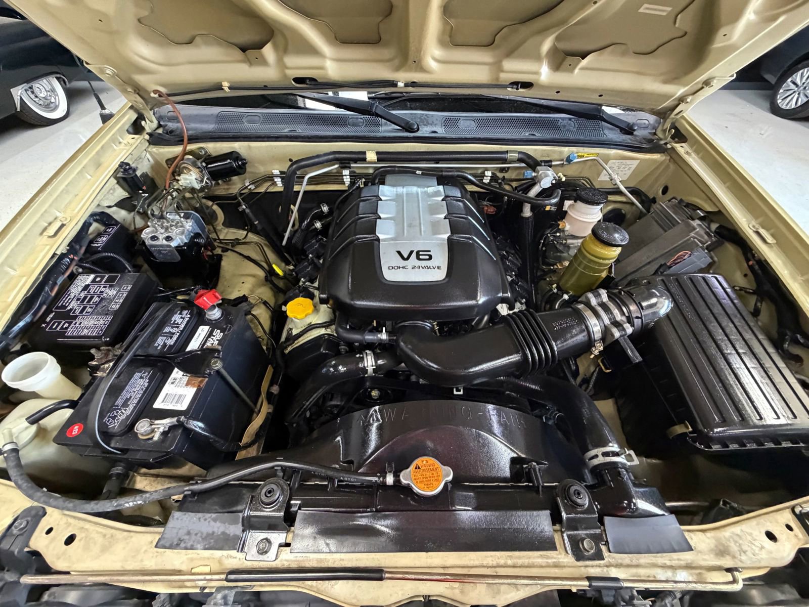 Used 2002 Isuzu Axiom XS RWD image 41