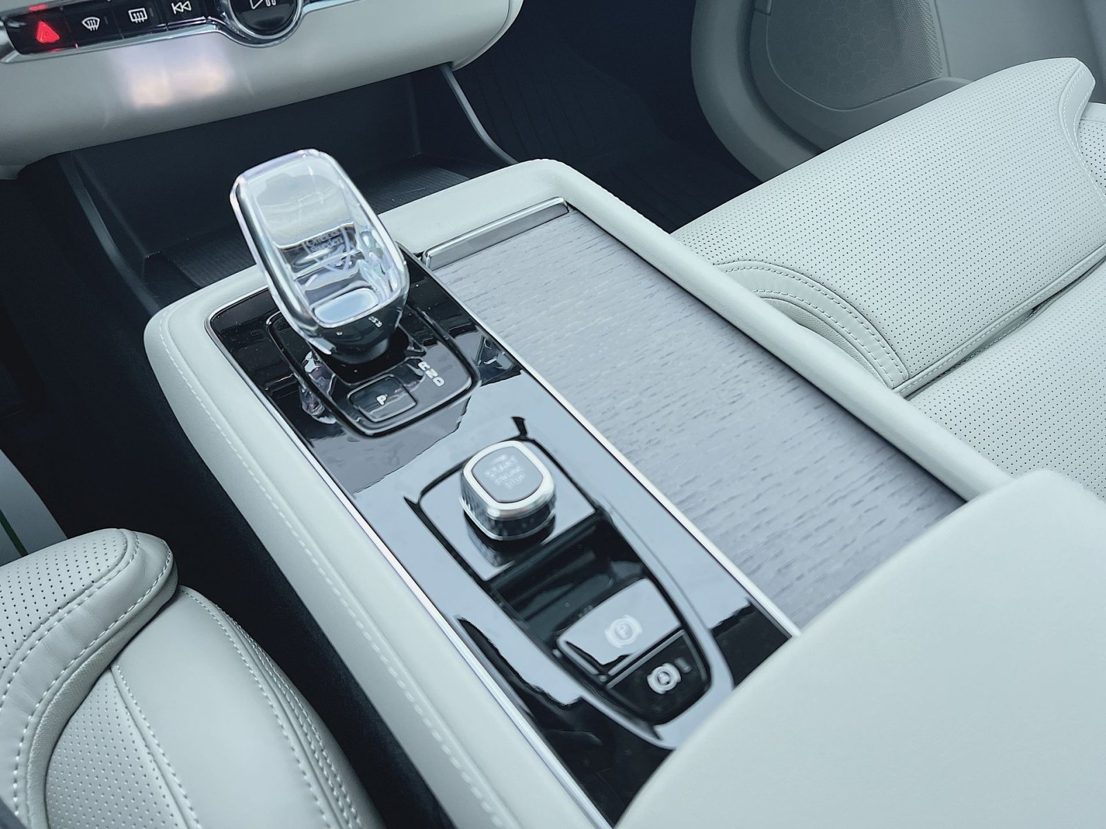 New 2026 Volvo XC90 T8 Ultra w/ Lounge Package image 22