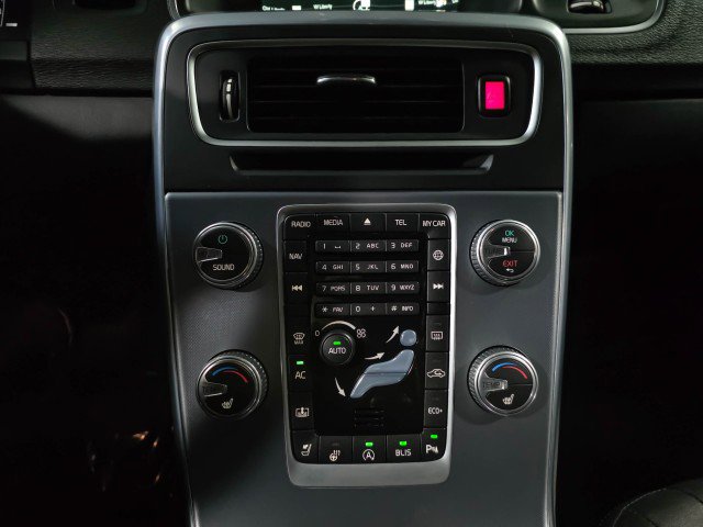 Used 2017 Volvo S60 T5 Inscription w/ Climate Package image 26