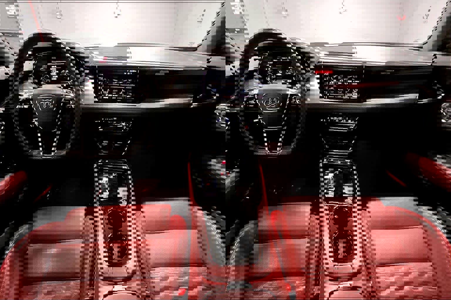 Used 2022 Audi e-tron GT Prestige w/ Prestige Package image 16