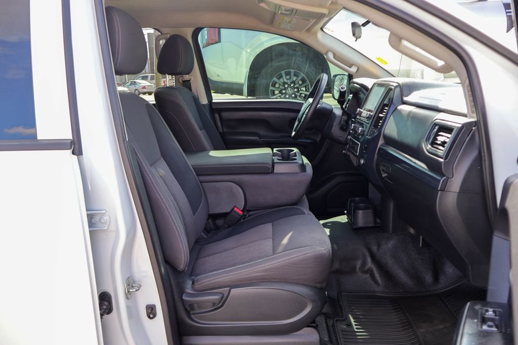 Used 2022 Nissan Titan S w/ S Utility Package image 8