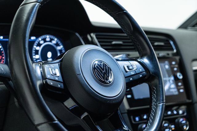Used 2018 Volkswagen Golf R 4-Door image 24