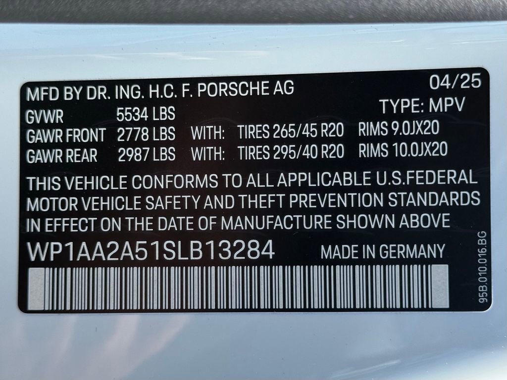 Used 2025 Porsche Macan image 37