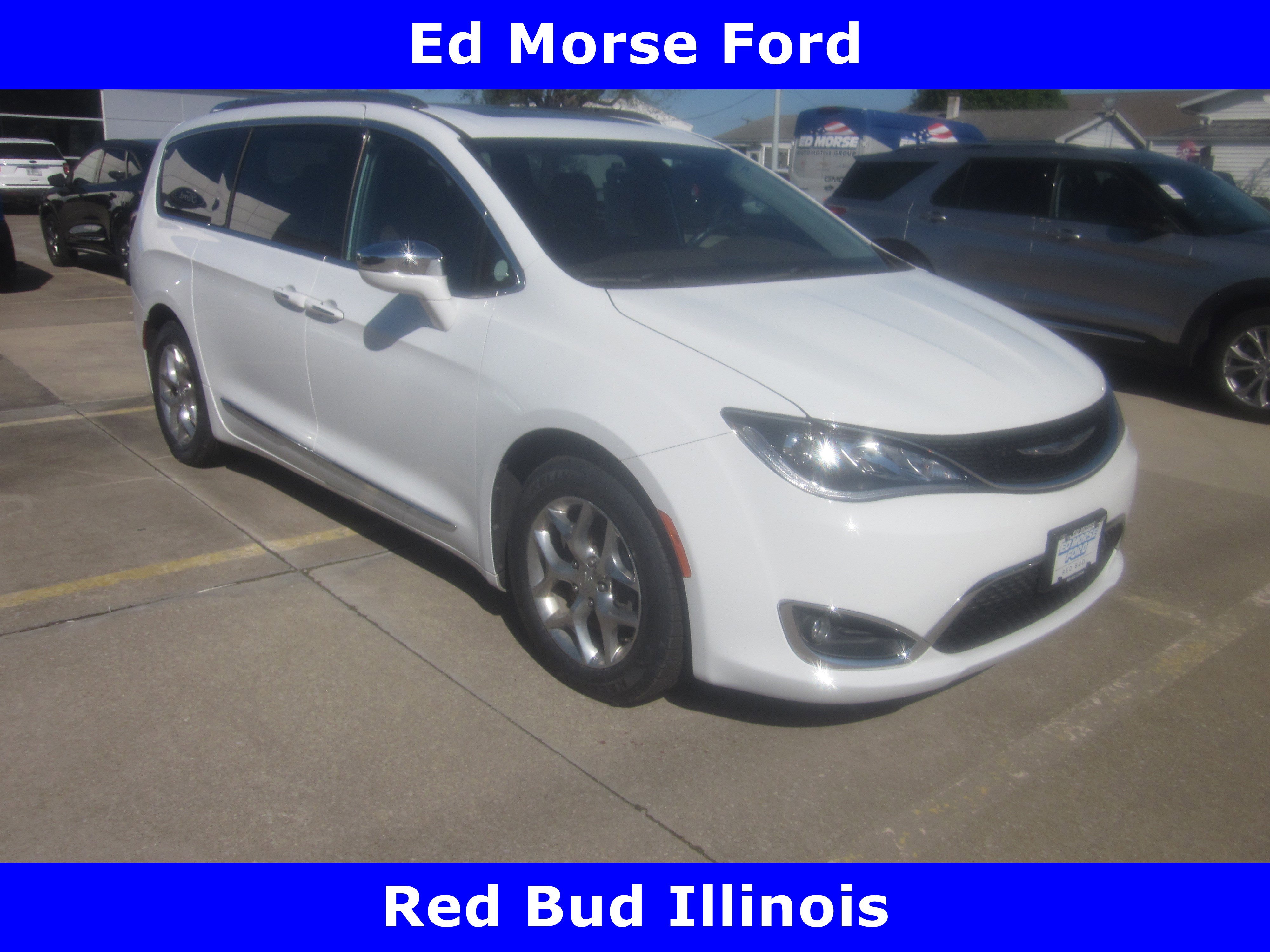 Used 2018 Chrysler Pacifica Limited image 1