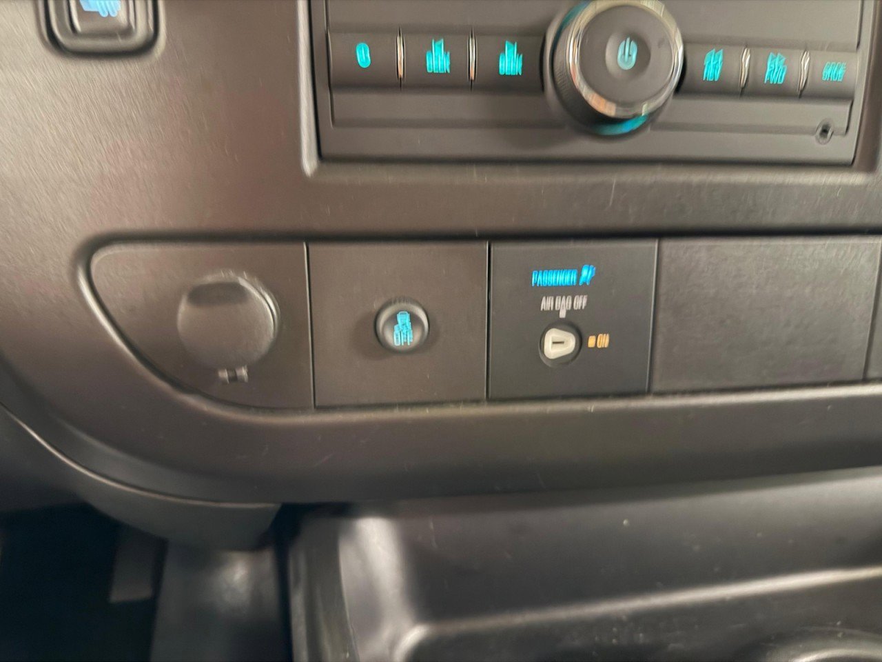 Used 2023 Chevrolet Express 2500 w/ Driver Convenience Package image 14