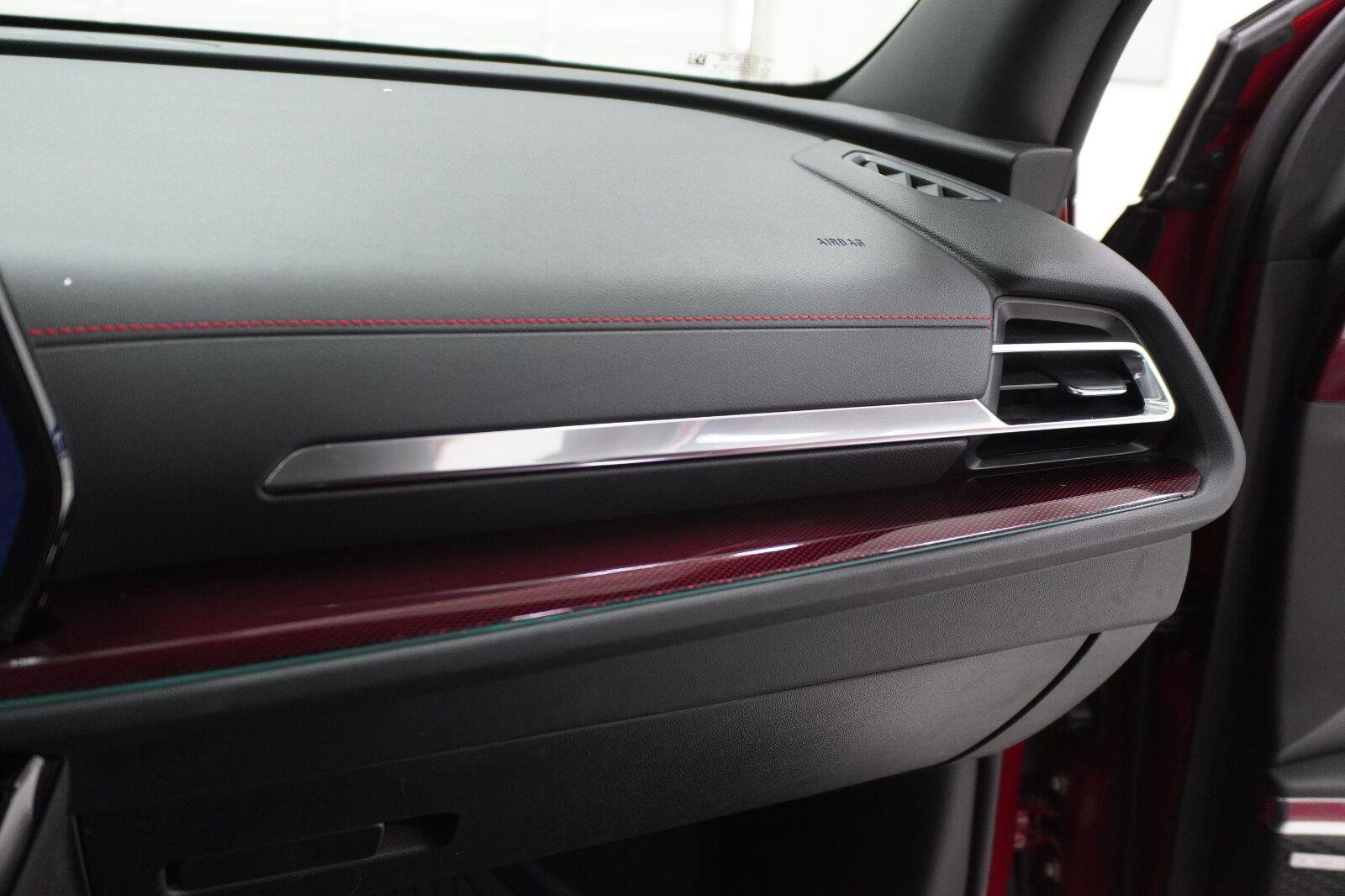 Used 2025 Chevrolet Traverse RS w/ LPO, Floor Liner Package FWD image 25