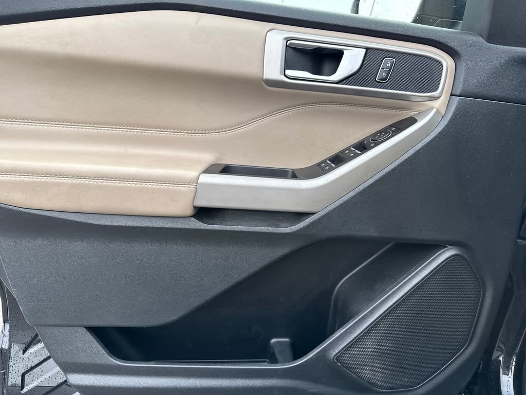 Used 2023 Ford Explorer XLT w/ Equipment Group 202A image 12