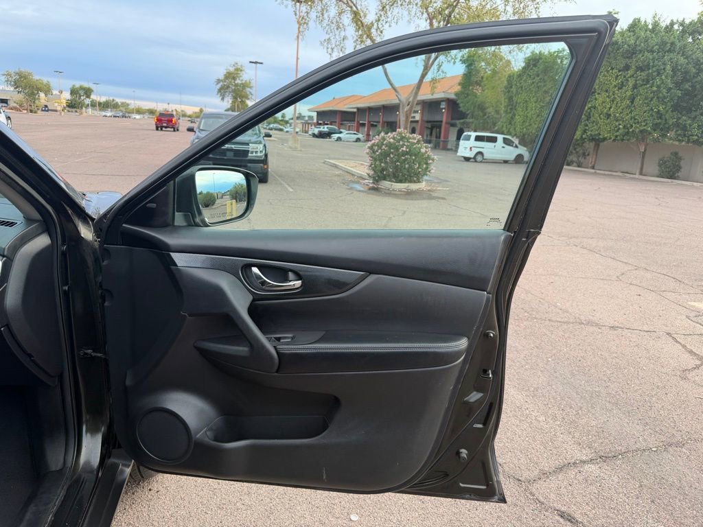 Used 2015 Nissan Rogue SL w/ SL Premium Package image 18