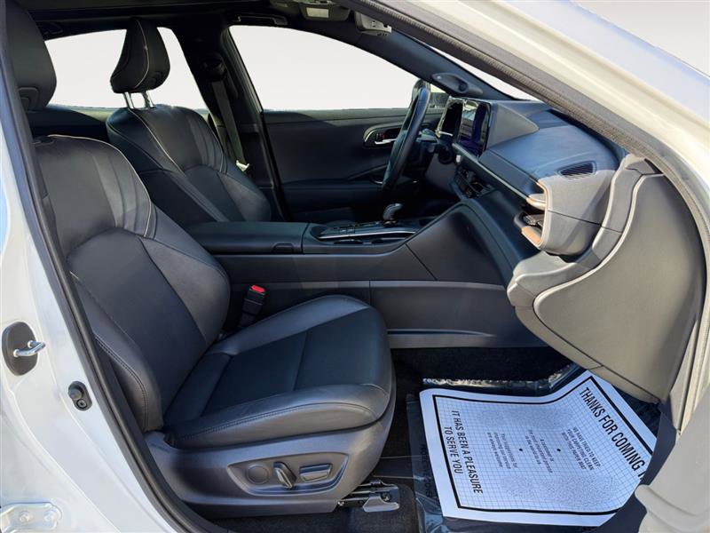 Used 2023 Toyota Crown image 16