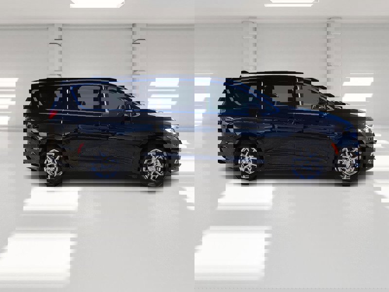 Used 2024 Chrysler Pacifica Touring-L image 6