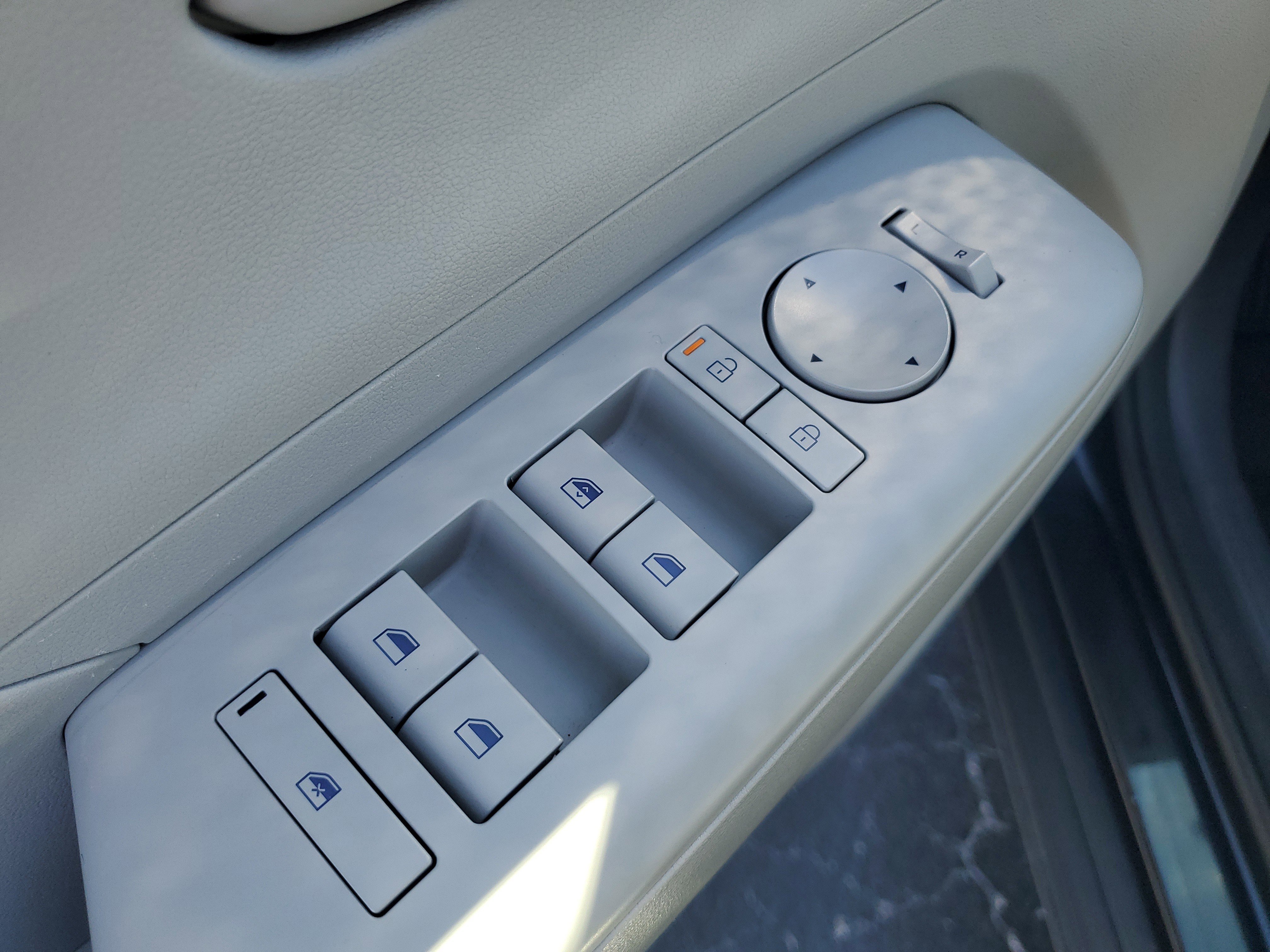 Used 2025 Hyundai Kona SEL image 16