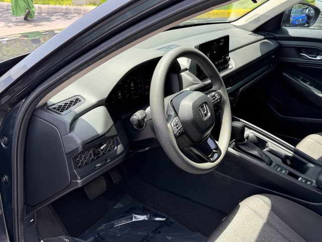 Used 2023 Honda Accord EX image 12