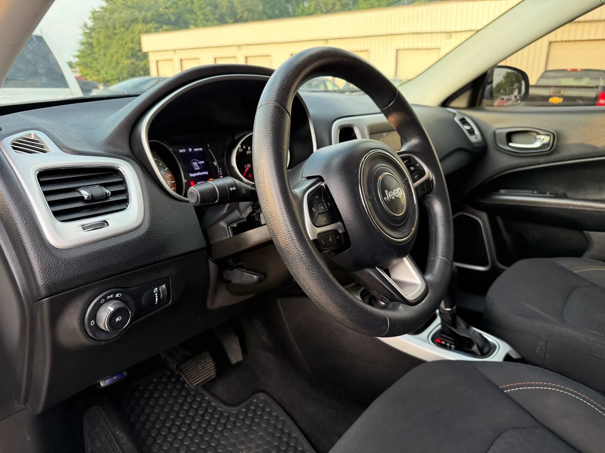 Used 2019 Jeep Compass Sport AWD/4WD image 17