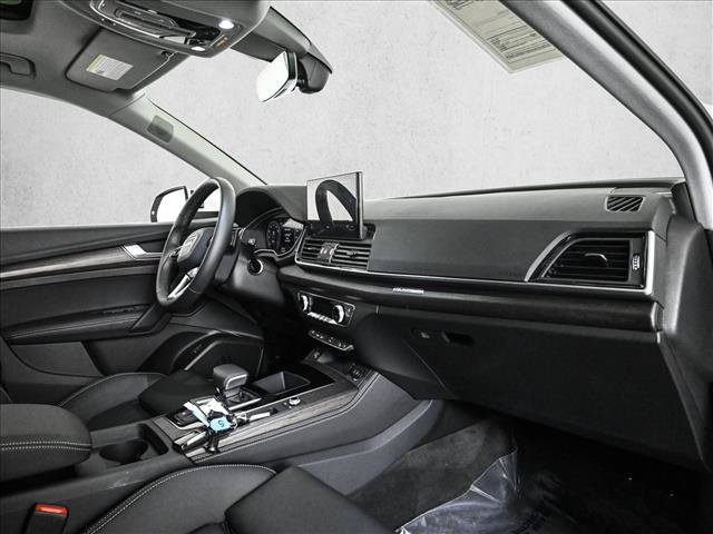 Certified 2025 Audi Q5 2.0T Premium Plus w/ Premium Plus Package AWD/4WD image 23