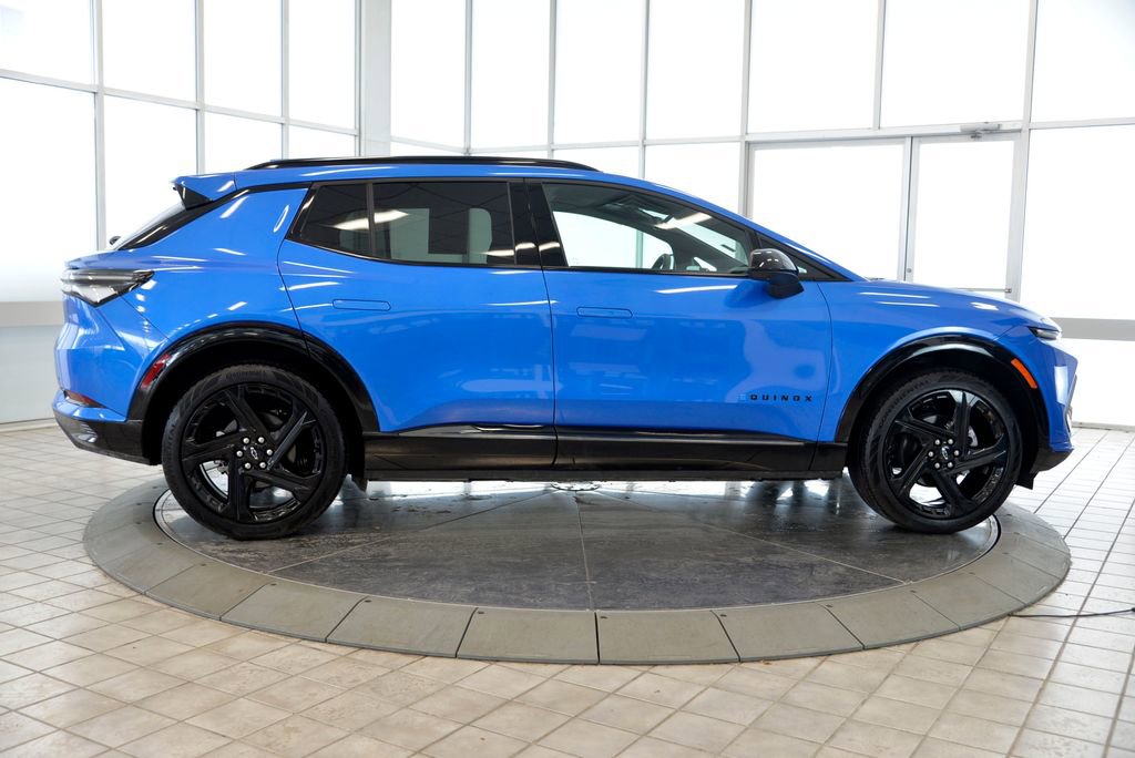 Certified 2025 Chevrolet Equinox EV RS w/ Convenience Package II image 9