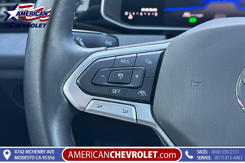 Used 2025 Volkswagen Jetta SE FWD image 31