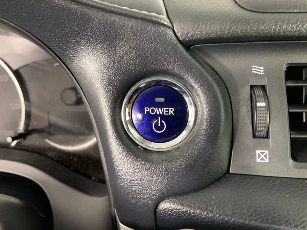 Used 2013 Lexus CT 200h w/ Premium Pkg w/Navigation FWD image 25