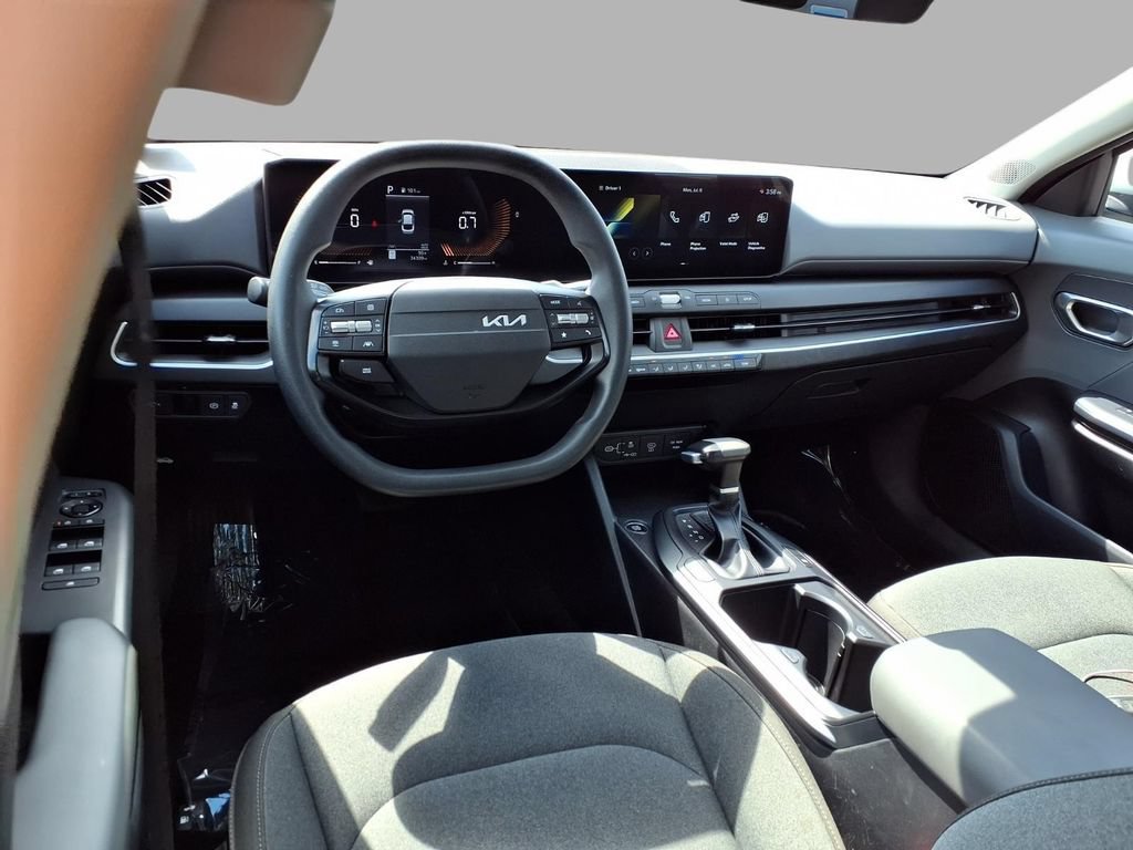 Used 2025 Kia K4 FWD image 4