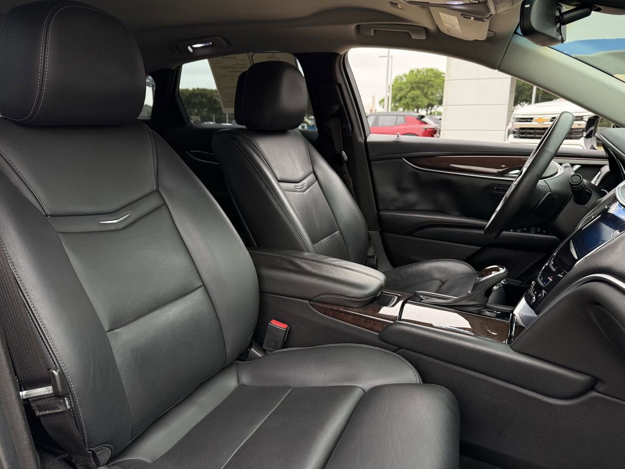 Used 2013 Cadillac XTS Luxury FWD image 25