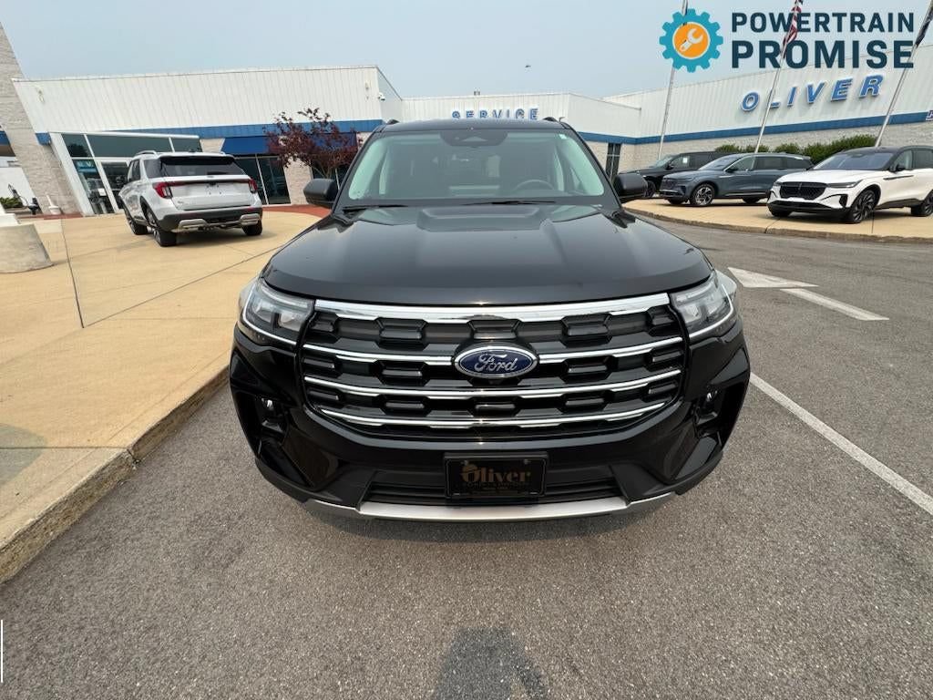 Used 2025 Ford Explorer Active w/ Active Comfort Package AWD/4WD image 2