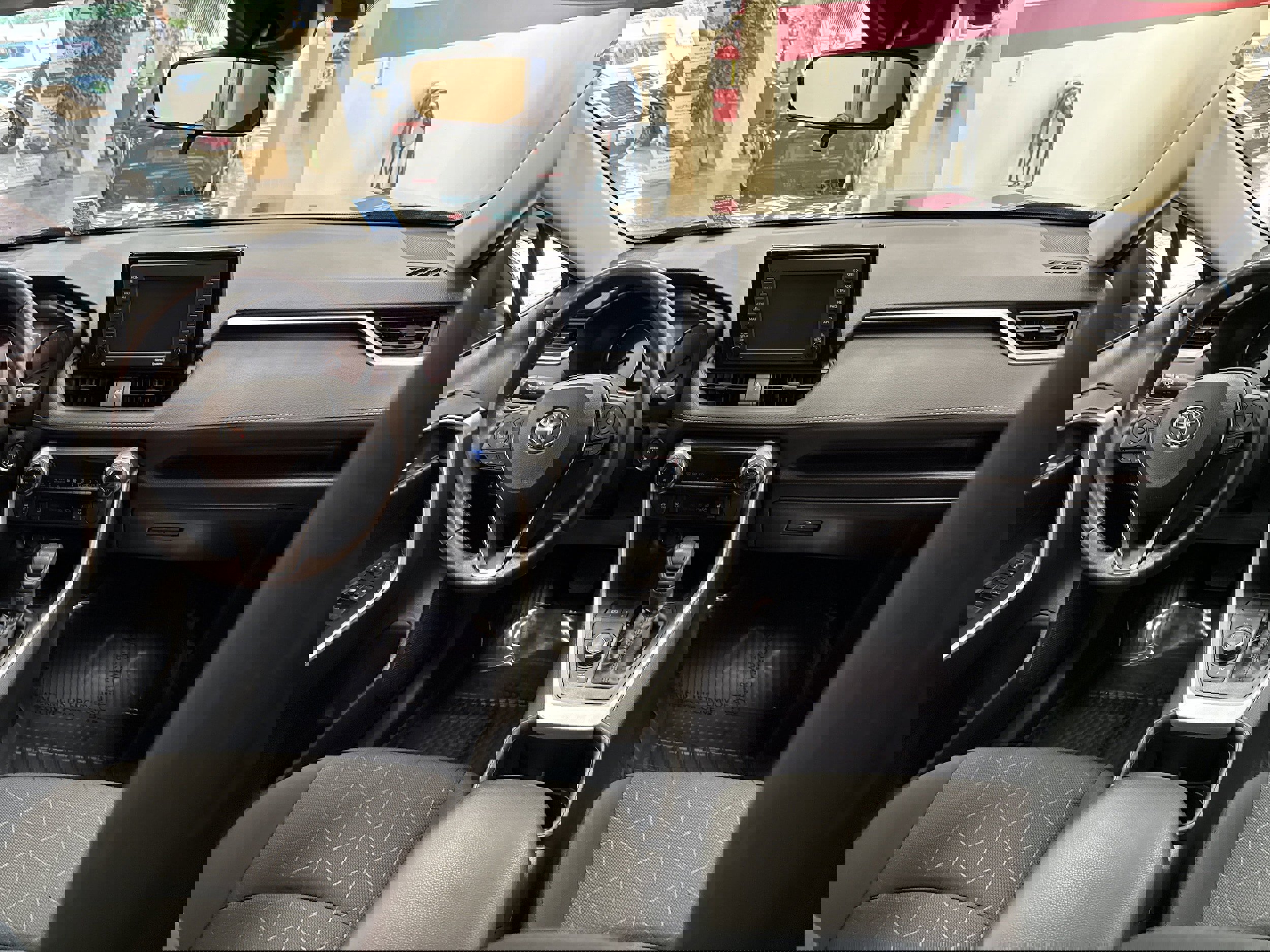 Used 2022 Toyota RAV4 XLE w/ XLE Grade Weather Package image 20