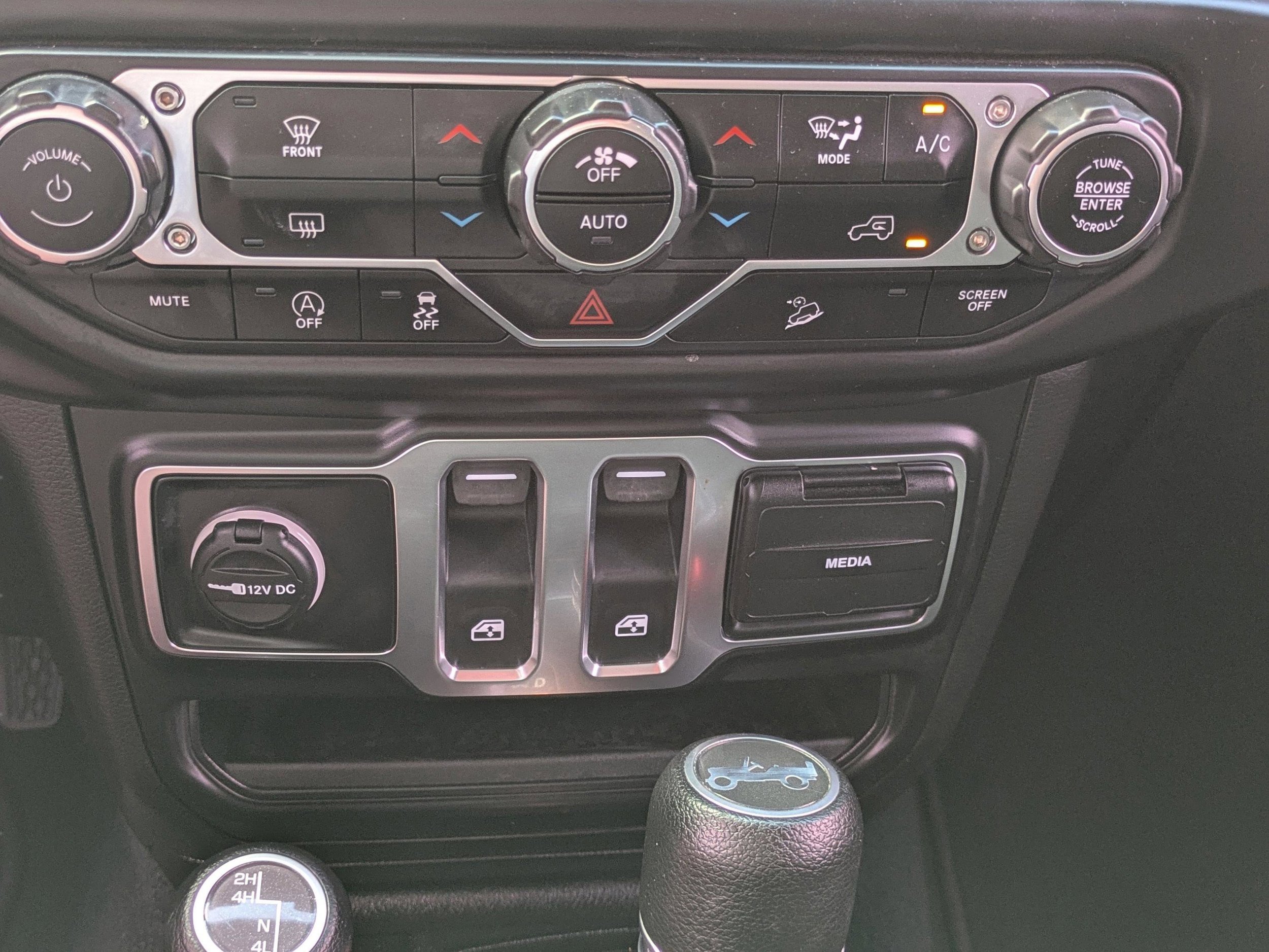 Used 2020 Jeep Wrangler Sport AWD/4WD image 22