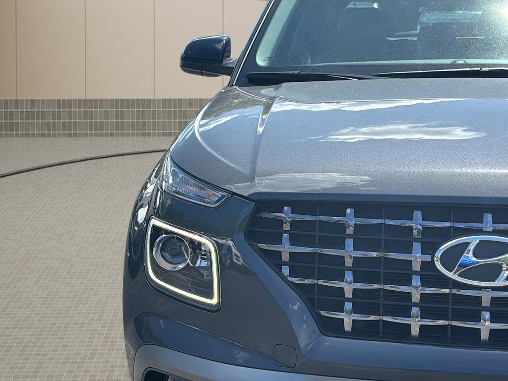Certified 2023 Hyundai Venue Limited FWD image 10