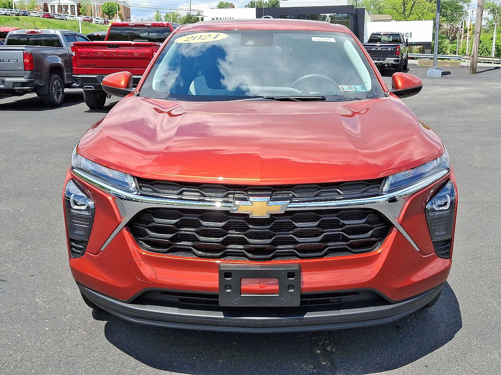 Used 2024 Chevrolet Trax LS w/ LS Convenience Package FWD image 2