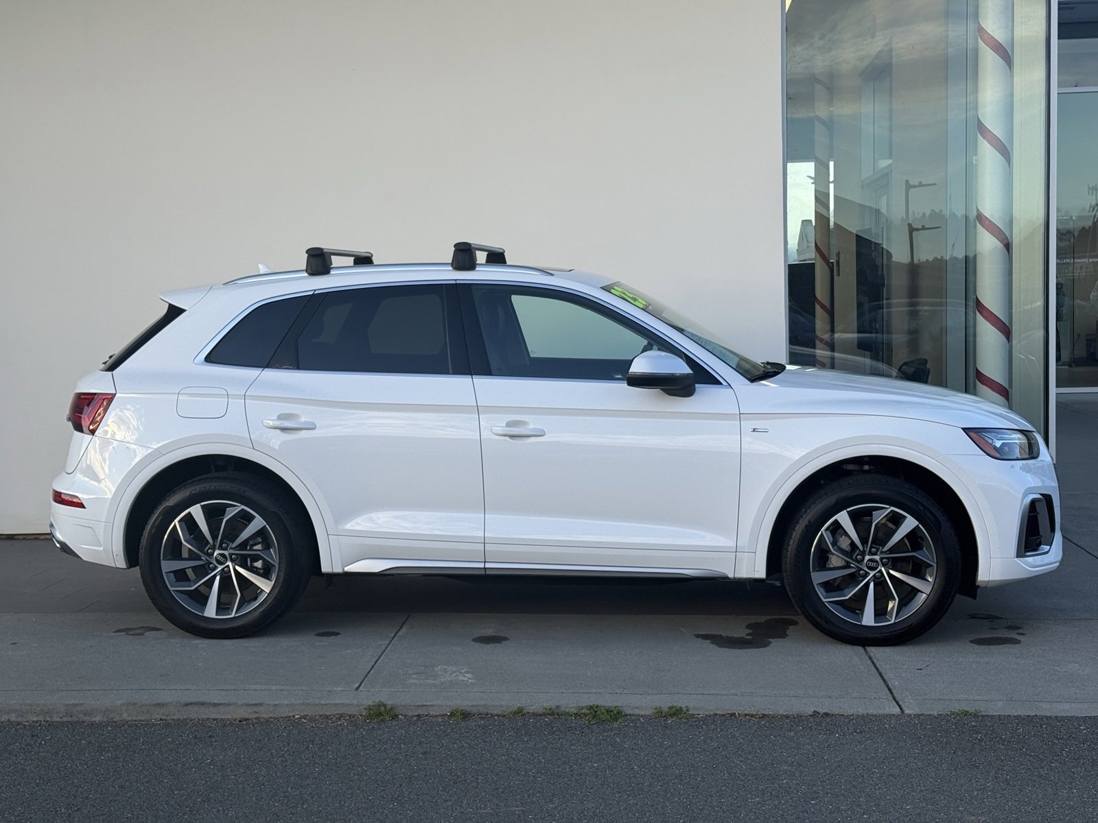 Used 2023 Audi Q5 2.0T Premium w/ Convenience Package image 8