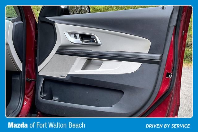 Used 2017 Chevrolet Equinox Premier w/ Enhanced Convenience Package image 28