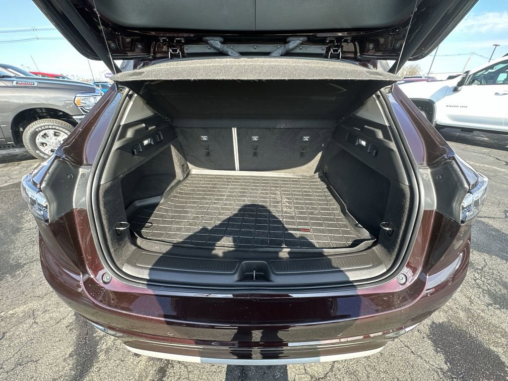 Used 2023 Buick Envision Avenir image 24