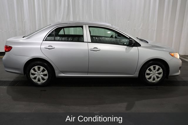 Used 2010 Toyota Corolla LE FWD image 2